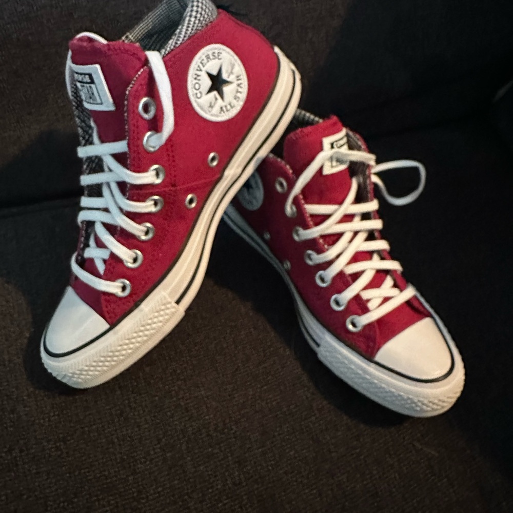 Converse Classic Red Canvas Sneaker